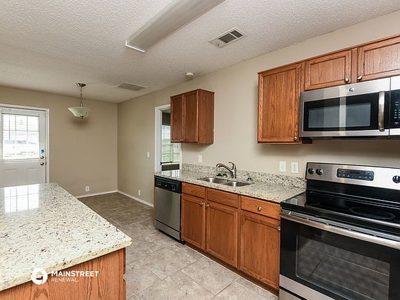 5th image of 1504 Waters Edge Dr