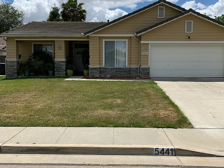 5441 W Evergreen Ct — Photo 2
