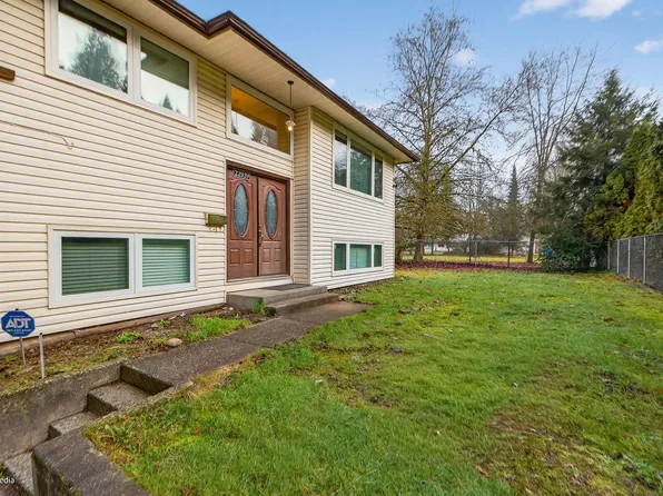 22939 128th Ave, Maple Ridge, BC V2X 4R7