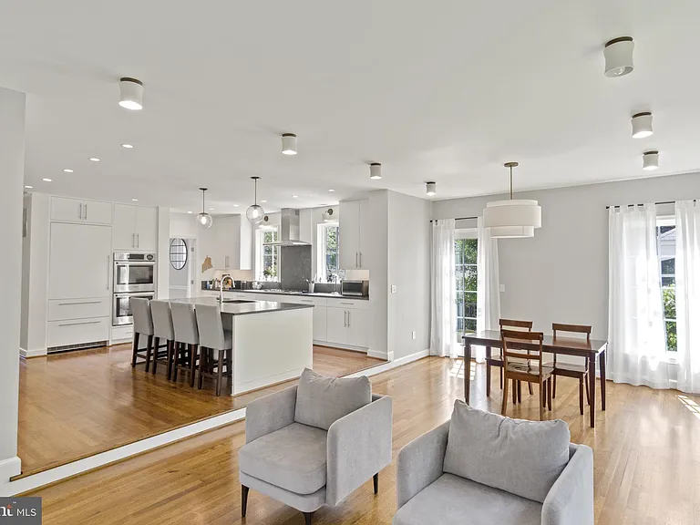 3901 Woodbine St — Photo 17