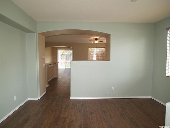 5th image of 538 Esther Way