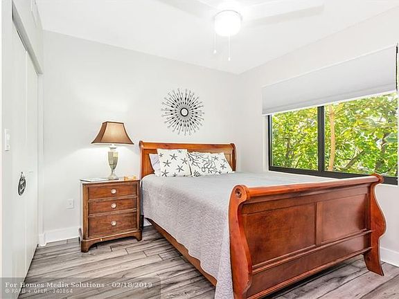 5th image of 450 SE 1st Cir #450