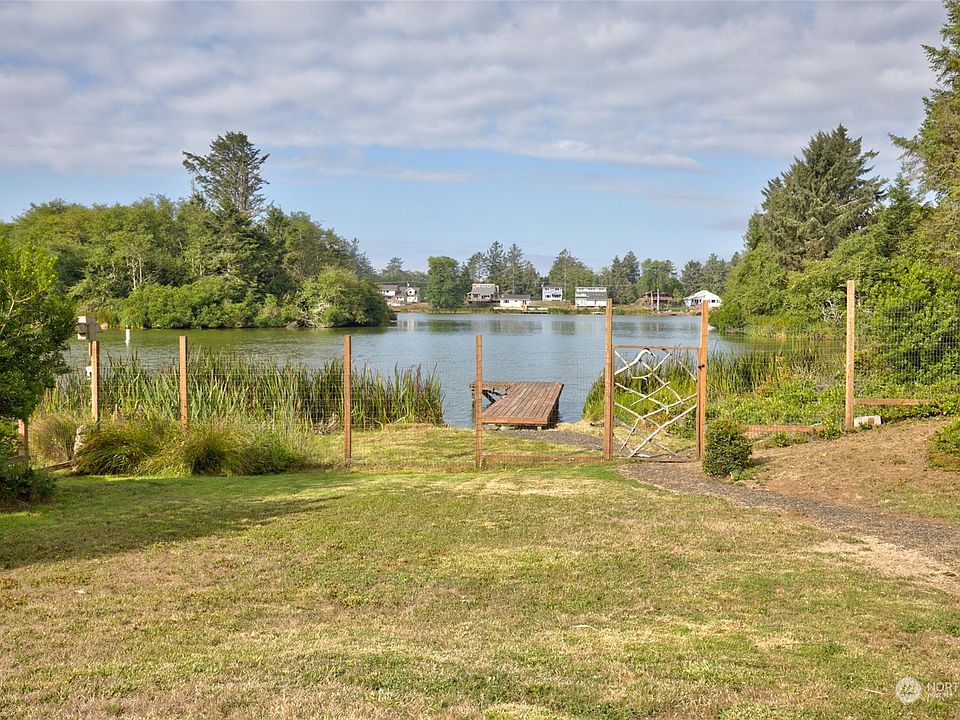 1st image of 559 Duck Lake Drive SE