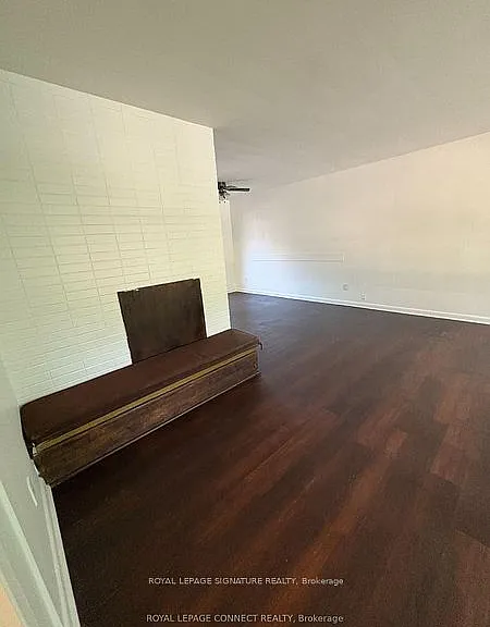 4130 Lawrence Ave E — Photo 2