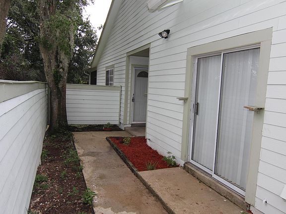 3rd image of 3011 Weymouth Ct