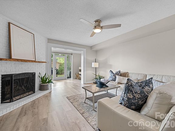 5th image of 1330 5th St NE APT 22