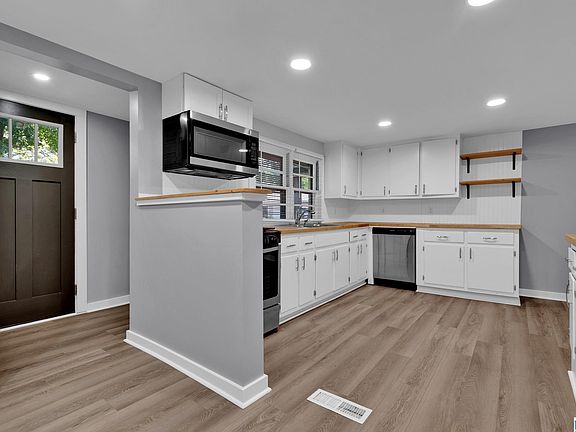5th image of 511 Adams Dr