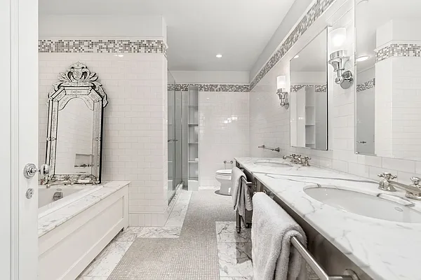 Rented by Compass | media 21