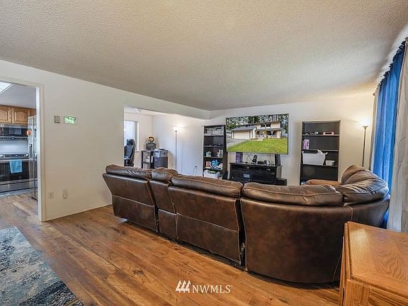 5th image of 2997 SE Forest Villa Ct