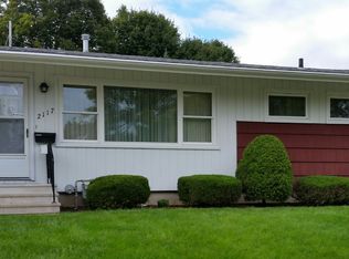 2117 Carter Rd, Dubuque, IA 52001