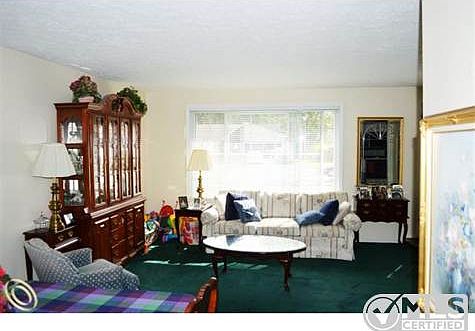 Living Room.jpg
