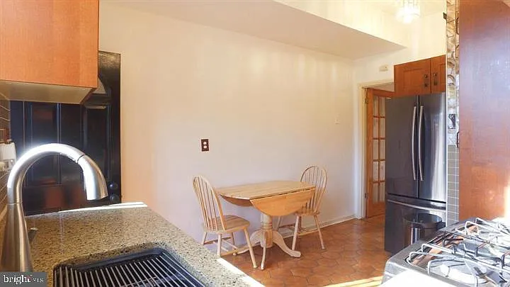 1209 E St NE — Photo 12