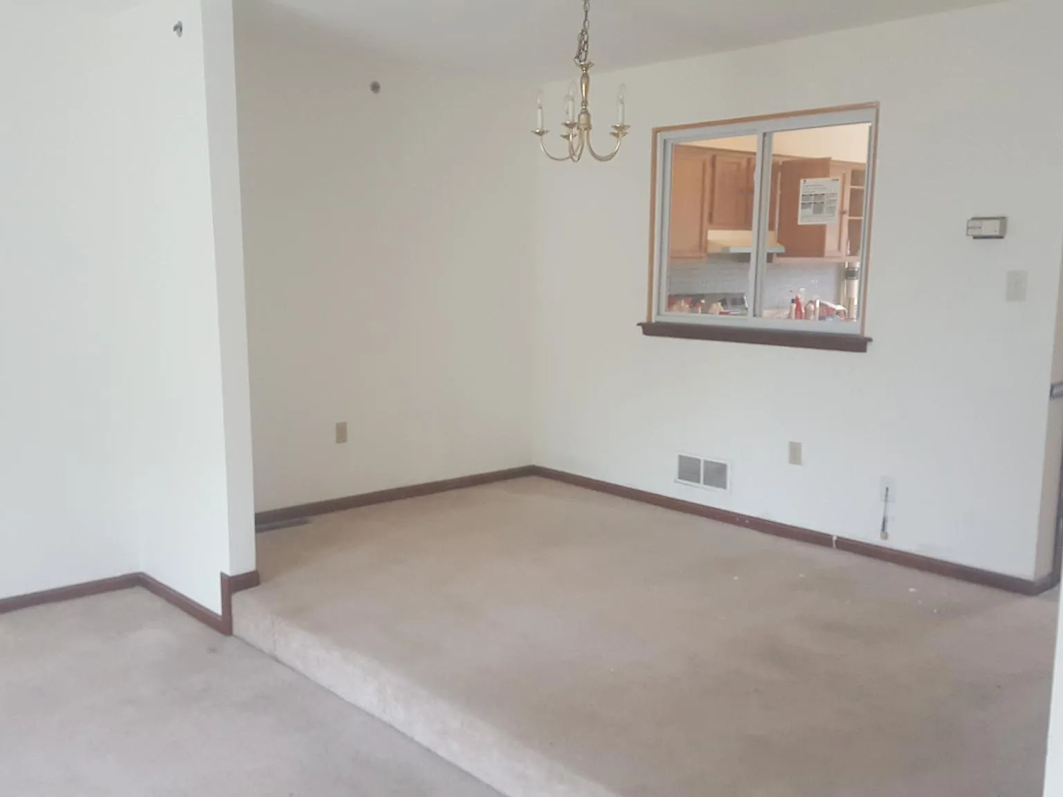 2 bed, 2.5 bath, 1278 sqft, $1,588 — Photo 2