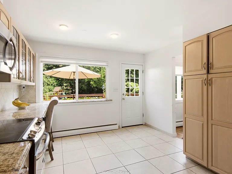 7 Laurie Pl — Photo 8