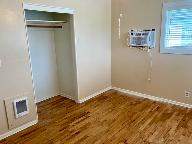 507 Canterbury Ln — Photo 9