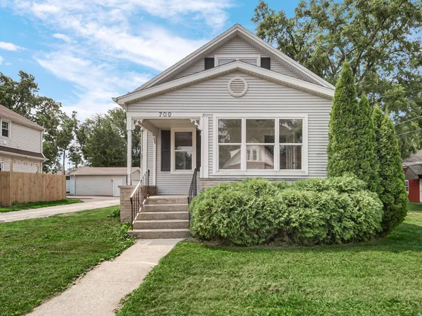 709 E Clark St, Crown Point, IN 46307