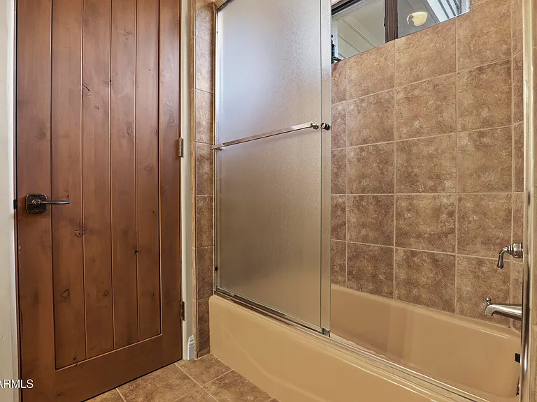 2609 E Pine Island Ln — Photo 36