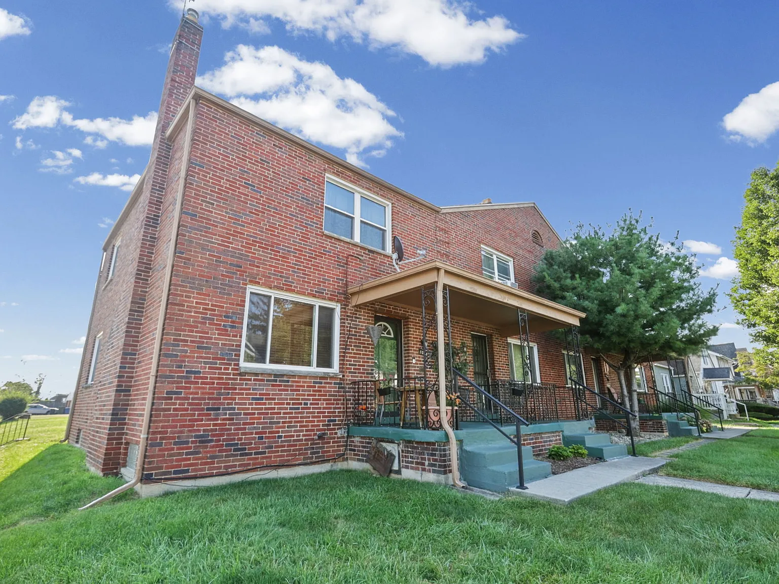 2 bed, $1,200 — Photo 2