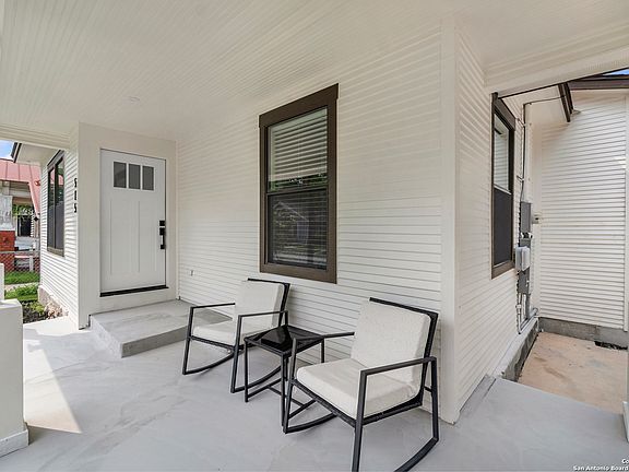 3rd image of 515 DEVINE ST