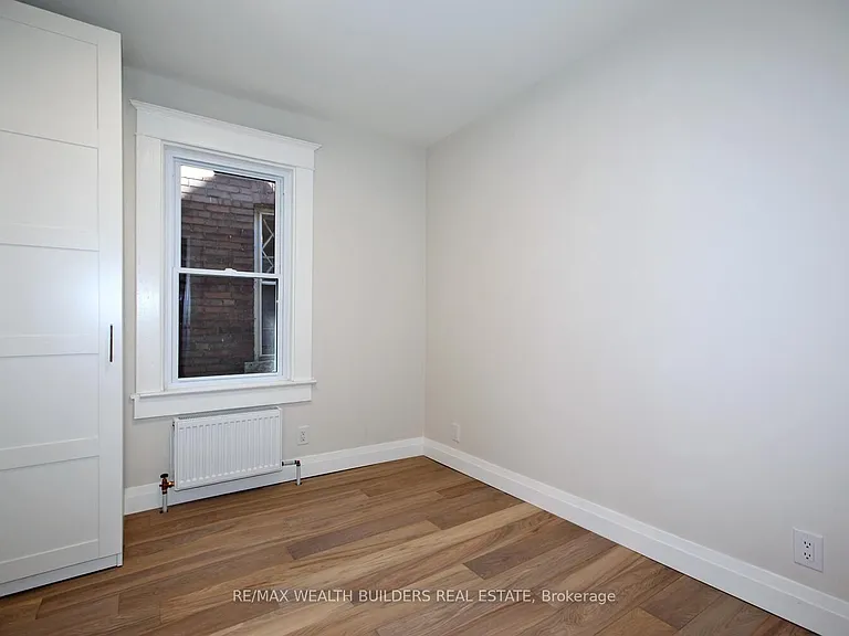 163 Parkside Dr #B — Photo 5