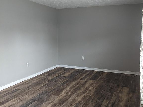 3rd image of 428 Woodpost Dr