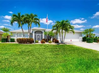 528 SE 20th Pl, Cape Coral, FL 33990