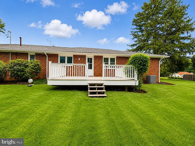 101 Park Dr — Photo 22