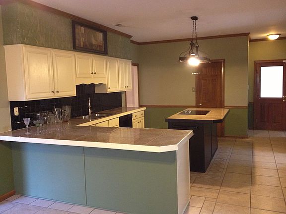 3rd image of 1607 Wood Mills Dr
