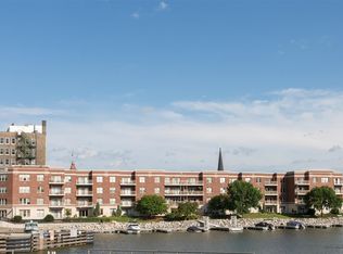 118 S Washington St #315B, Green Bay, WI 54301