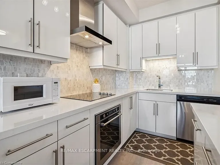 2093 Fairview St #1910 — Photo 13