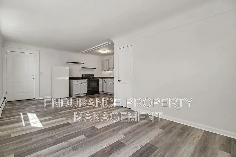 1 bed, 1.0 bath, 650 sqft, $925 — Photo 4
