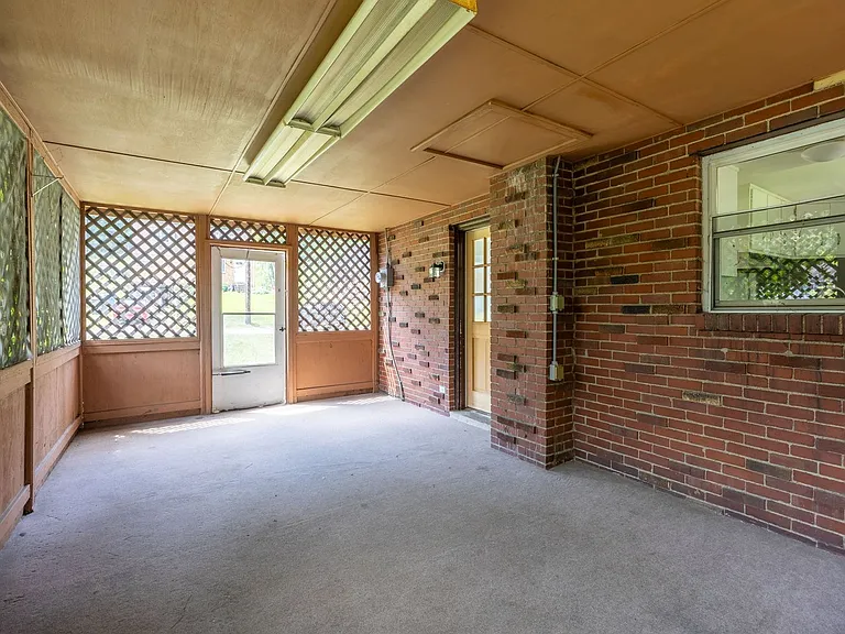 9717 Glendale Rd — Photo 24