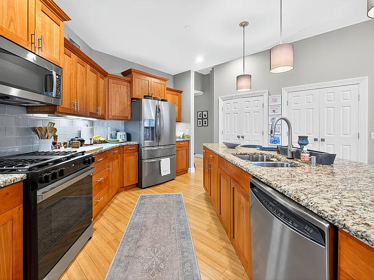 325 S Salina St #2 — Photo 21