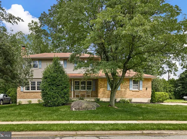 2711 Landon Dr, Wilmington, DE 19810