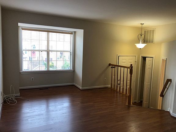 4th image of 408 Ben Neuis Pl