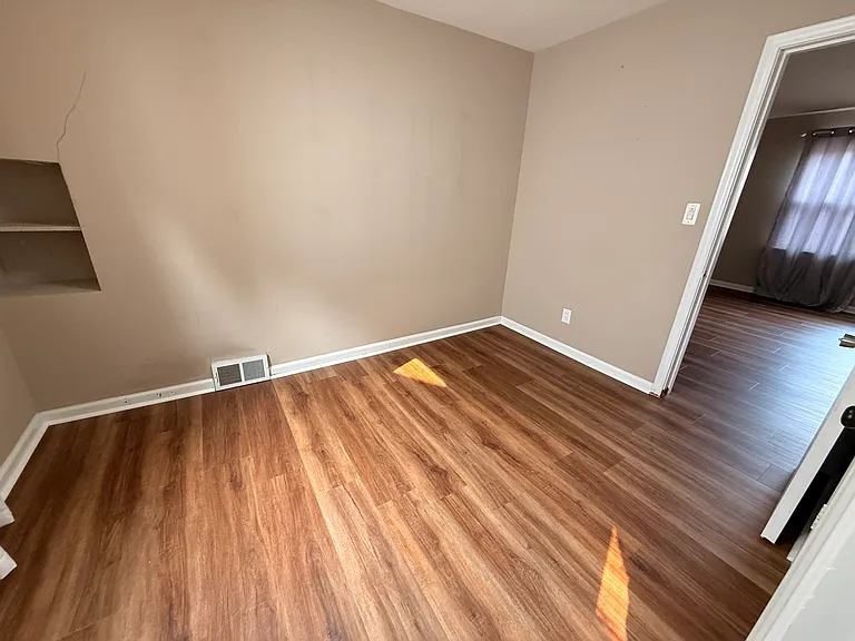 2056 Lennon St — Photo 16