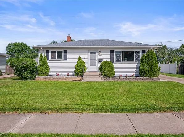5882 Middlebrook Blvd, Brookpark, OH 44142