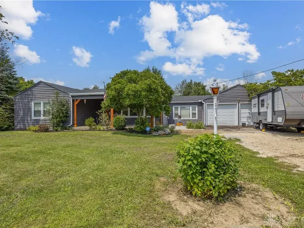 137 Woolery Ln, Dayton, OH 45415