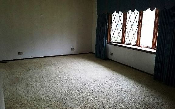 3rd image of 521 Evergreen Ct