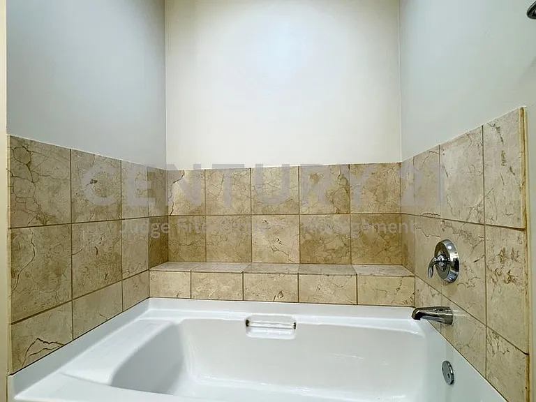 1200 Main St #506 — Photo 11
