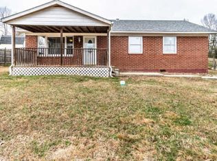 1031 Drowning Creek Rdg, Irvine, KY 40336