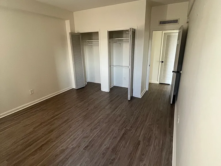 14 Lockwood Dr #7H — Photo 37
