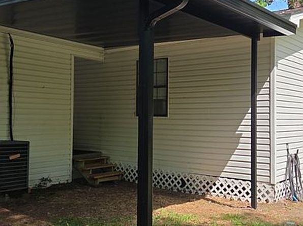8 Circle Dr, Saraland, AL 36571