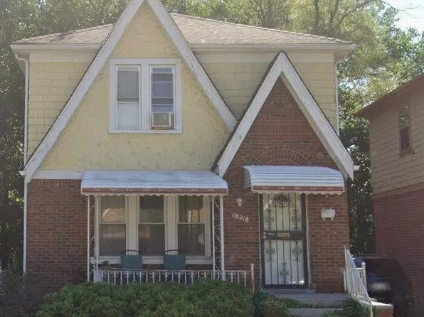 16218 Snowden St, Detroit, MI 48235