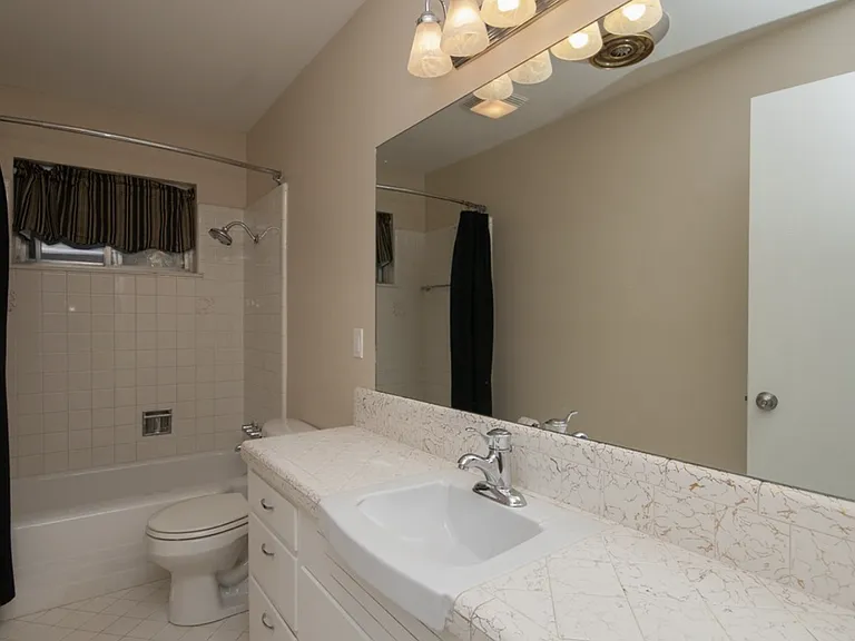 2205 S Darlington Ave — Photo 8
