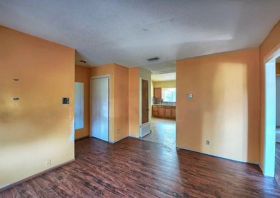 5th image of 1804 Cherry Orchard Dr