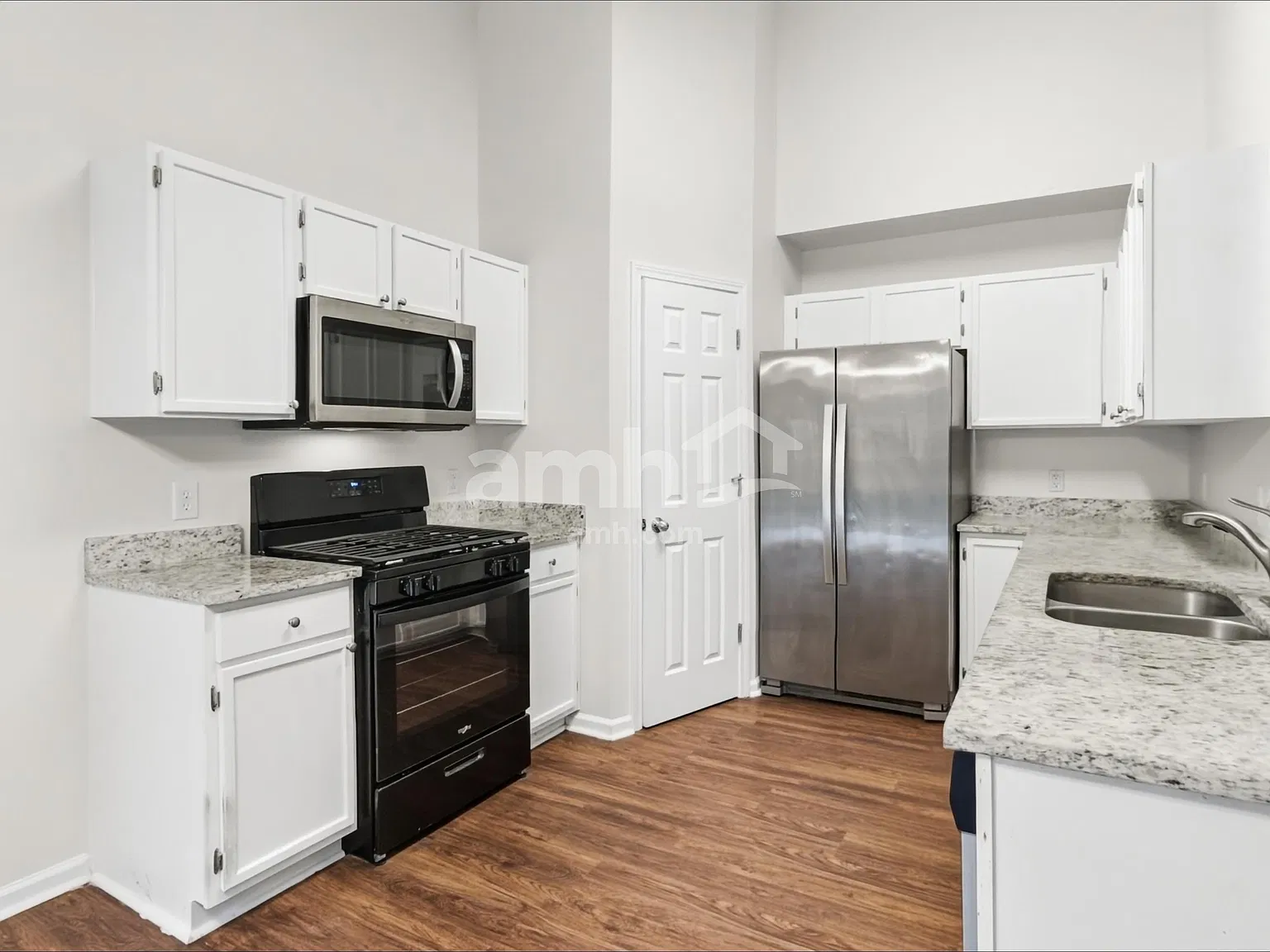 3 bed, 2.0 bath, 1601 sqft, $1,885 — Photo 3