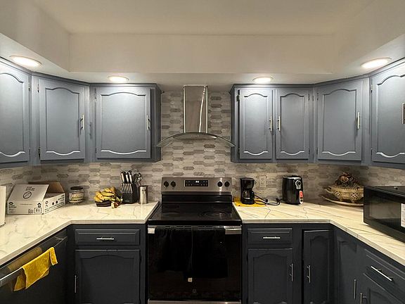 4th image of 397 W 30th St