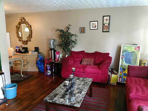 3rd image of 11511 Folkstone Dr