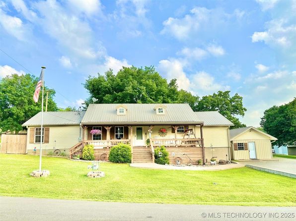 809 N K St, Quinton, OK 74561